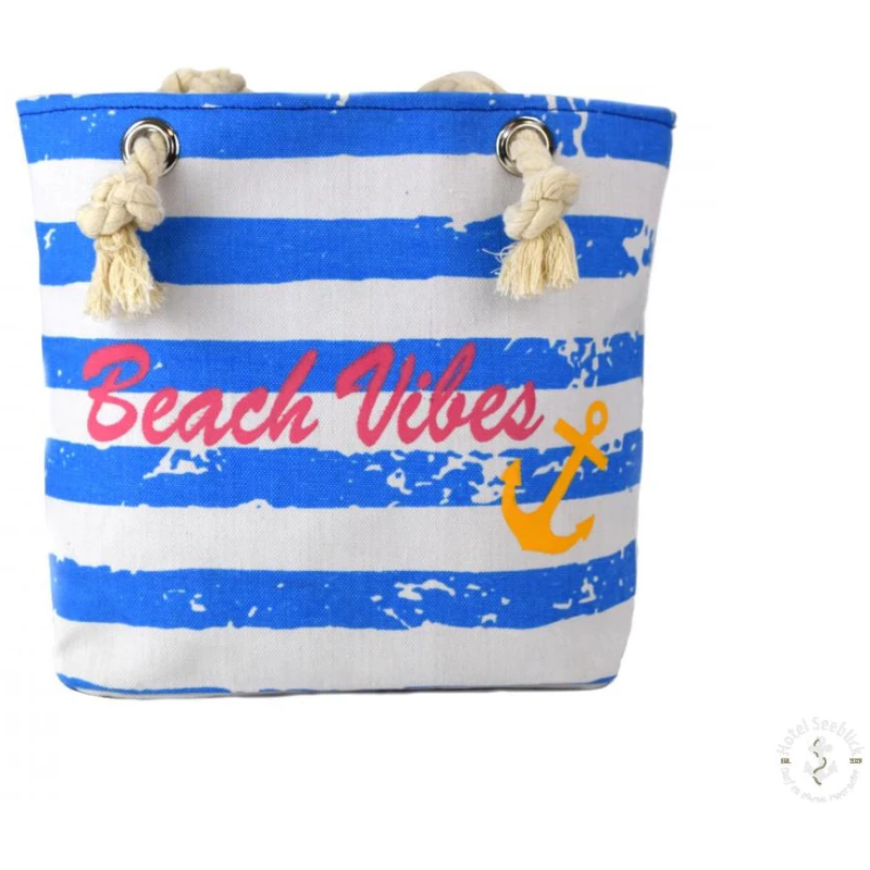 Ein blau-weiß gestreifter XS Shopper „Beach Vibes“ Maritim Streifen Anker mit dem Schriftzug „Beach Vibes“ in Rot. Die Tasche hat beige Seilgriffe, die durch silberne Ösen befestigt sind, und eine gelbe Ankergrafik auf der unteren rechten Seite.