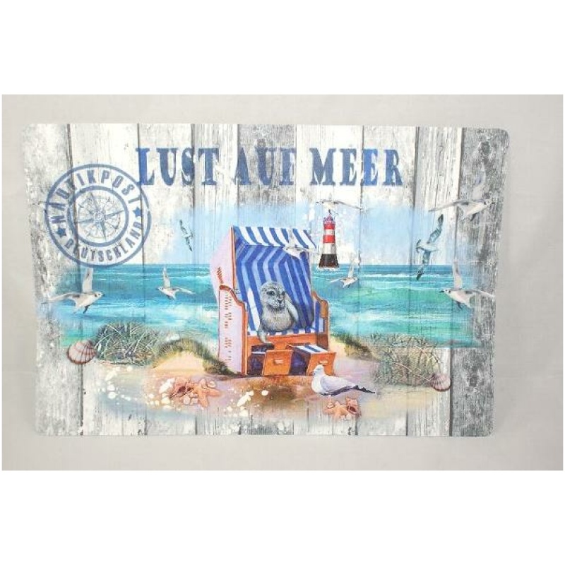 Ein dekoratives Schild mit dem Text „Lust auf Meer“ zeigt eine Meeresszene mit einer Robbe, die in einem gestreiften Strandkorb sitzt, und erinnert an eine gemütliche Platzdecke maritim mit verschiedenen Motiven 43x28cm. Um die Robbe herum sind Möwen, Muscheln und im Hintergrund ein Leuchtturm zu sehen. Auf einem runden Stempel links steht „Moin Moin Likörpost“ und „Platy Schatz“.