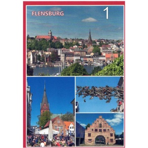 Eine Collage aus vier Bildern mit der Beschriftung „Postkarten mit Motiven aus Flensburg und Umgebung“. Das obere Bild zeigt eine Luftaufnahme der Stadt mit Kirchen und Gebäuden in der Nähe eines Gewässers. Darunter sind Bilder einer belebten Straße, einer Ansammlung von Schuhen, die über einer Straße hängen, und eines historischen Backsteingebäudes zu sehen.