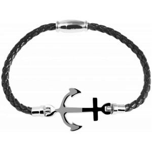 Ein schwarzes geflochtenes Lederarmband mit einem silbernen Ankeranhänger in der Mitte. Der Anker hat eine glatte, polierte Oberfläche und das Armband hat, ähnlich wie eine elegante Akzent Edelstahl Fußkette, Ankeranhänger, Gold, an jedem Ende silberne Verschlüsse. Der Hintergrund ist schlicht weiß.