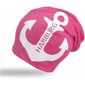 Eine leuchtend rosa Beanie-Mütze mit einem großen weißen Ankermotiv und dem vertikalen Schriftzug „HAMBURG“. Die City-Beanie „Hamburg“ Anker Mütze Maritim in verschiedenen Farben hat eine lässige, entspannte Passform.