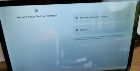 Bildschirm mit Google-Gerätebenutzerauswahl für Erwachsene, Teenager oder Kinder, zeigt Optionen zur Benutzeridentifikation.