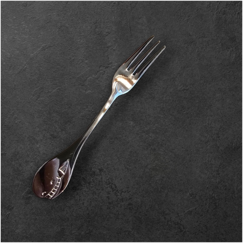 Niedliches Besteck für Kinder aus hochwertigem rostfreien Metall mit Wal, Fisch und Krokodil