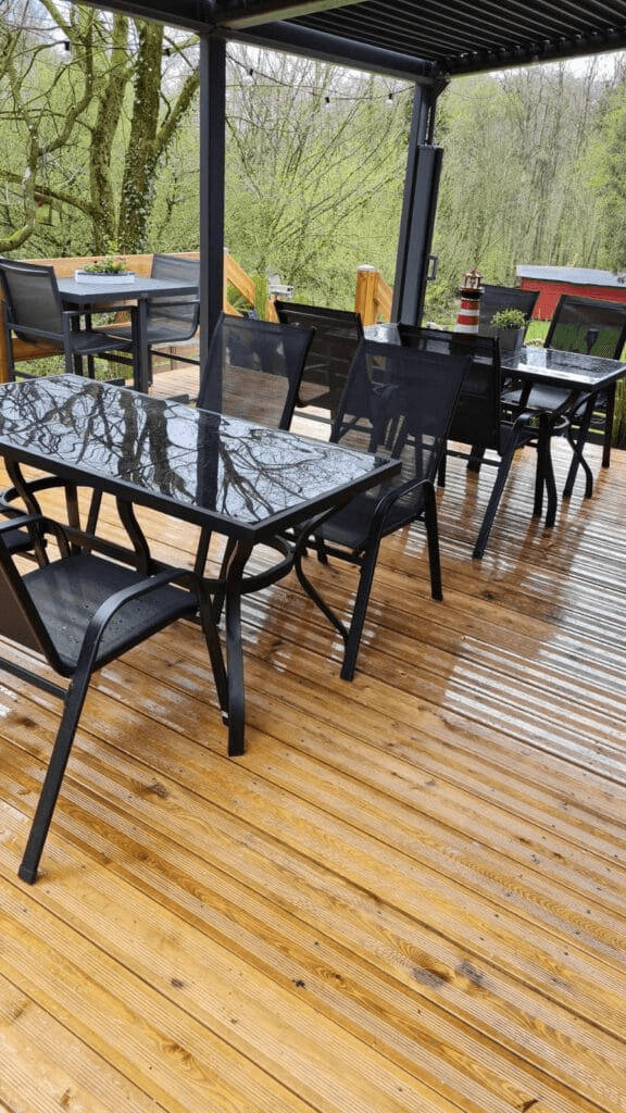 Unsere Terrasse ist endlich komplett